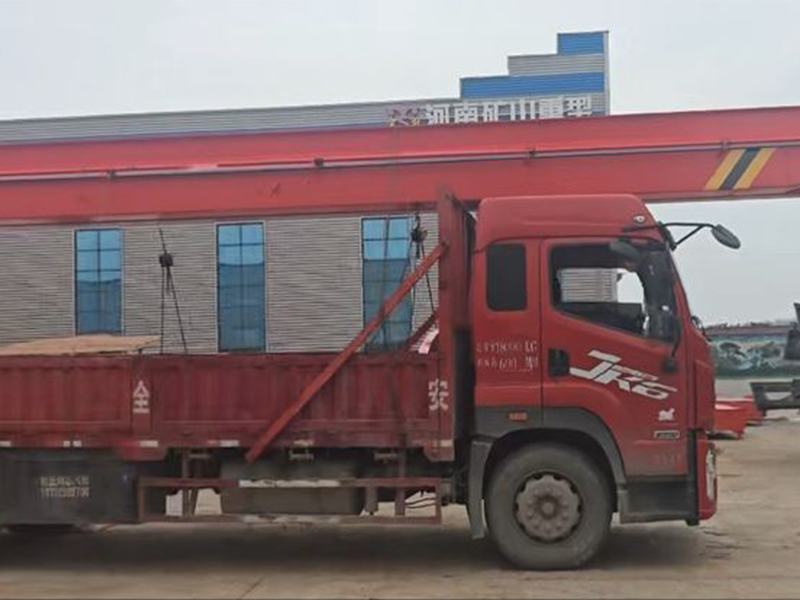 電動(dòng)單梁起重機(jī) LD3t-15.18m   LD5t-13.43m 制作完成 裝車發(fā)出